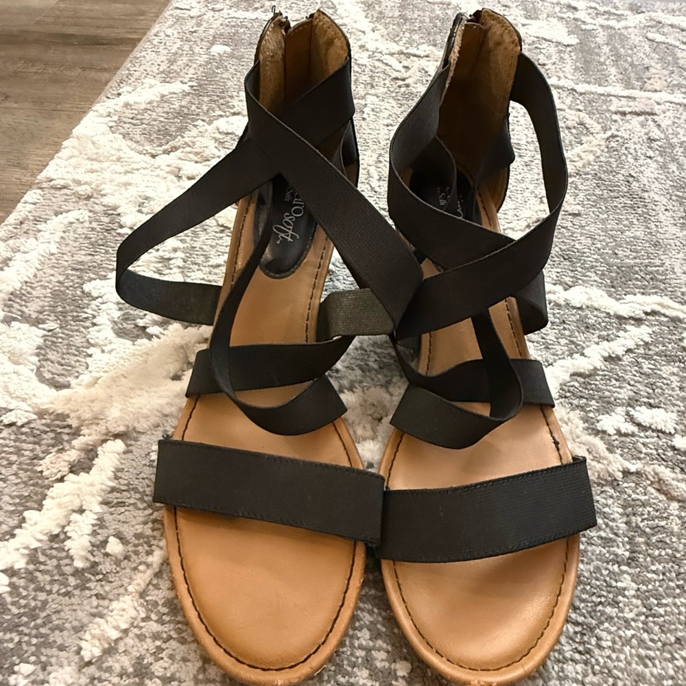 11- Apt. 9 Black and Tan Strappy Sandals